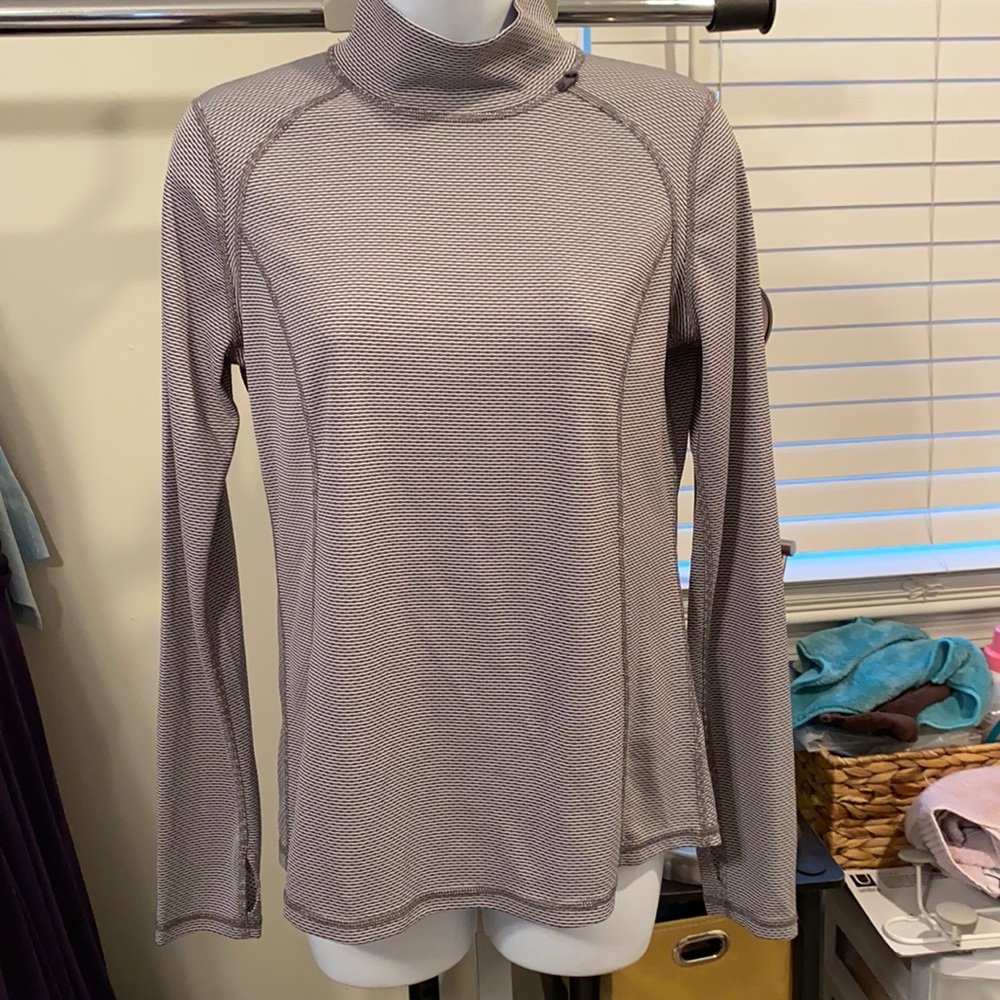 Women's Xersion , beige sz S , slim fit long sleeved tee , shirt , workout top